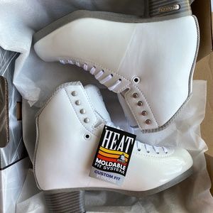 Figure Skates - NIB Jackson Debut Fusion FS2450 Womens Size 6.5 Wide